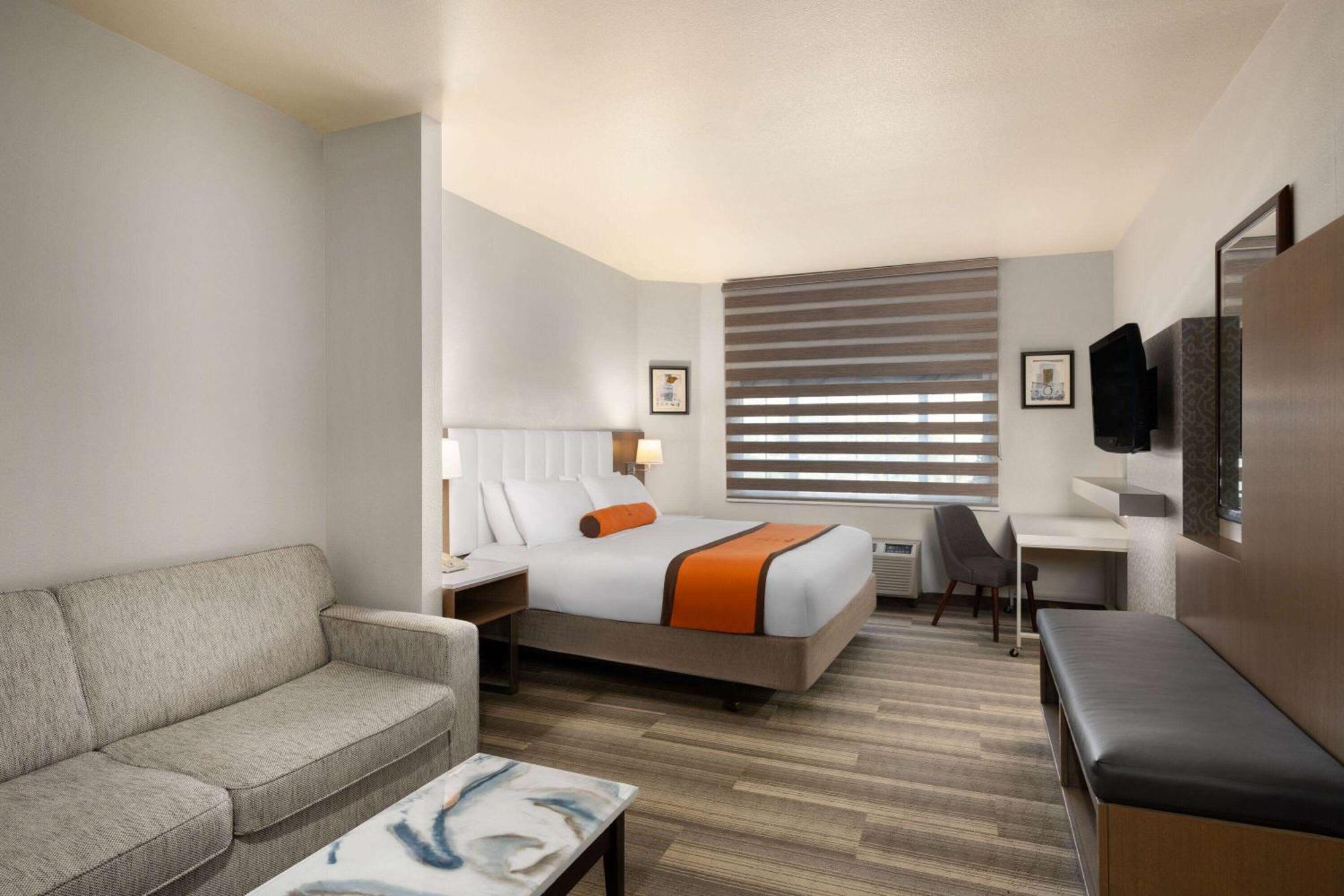 Hotel Marguerite South Anaheim - Garden Grove, Trademark Collection By Wyndham Экстерьер фото